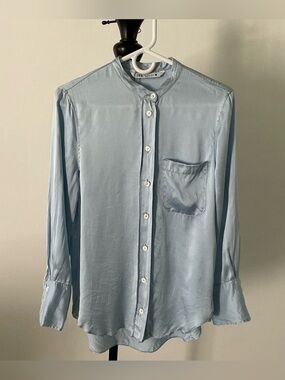 ZARA Men’s Light Blue Satin-Look Long-Sleeve Button-Up Shirt – Small